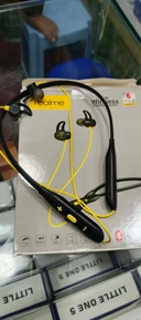 Realme Wireless Neckband – Deep Bass & Long Battery